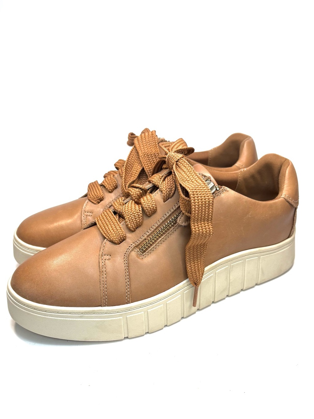 Clarks Women's Tan Mykah Joy Sneaker